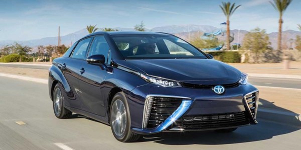 2016_Toyota_Fuel_Cell_Vehicle_0411